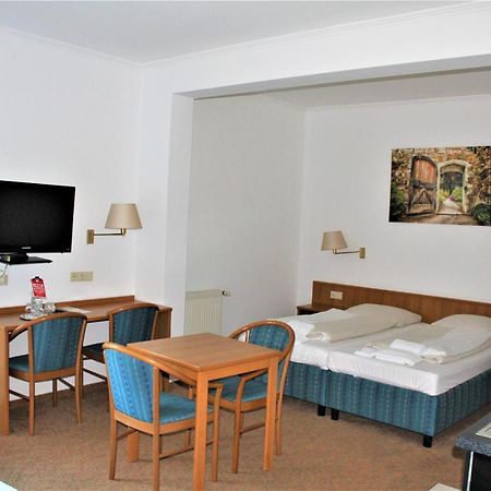 Hotel Alsterquelle ヘンシュテット・ウルツブルク エクステリア 写真