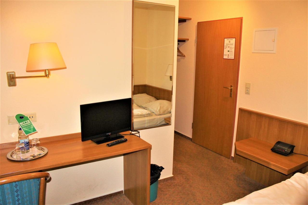 Hotel Alsterquelle ヘンシュテット・ウルツブルク エクステリア 写真